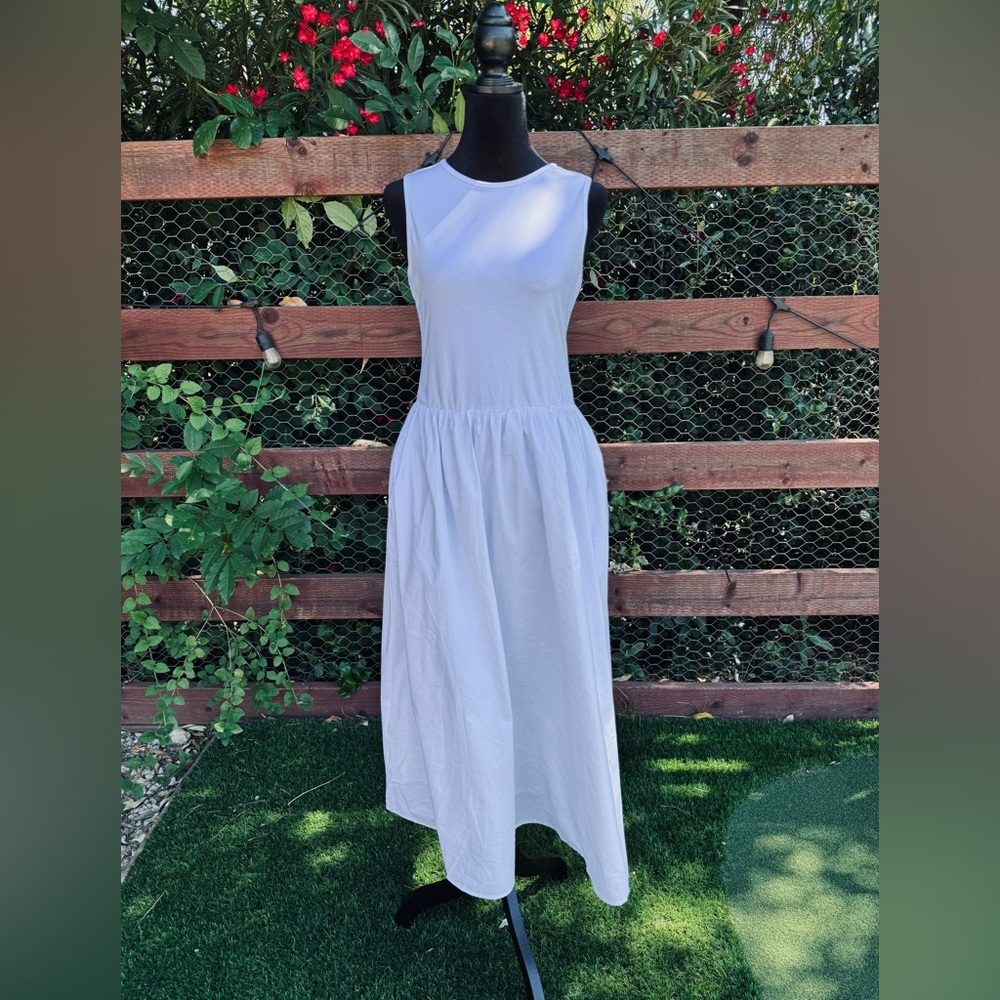 Commense White Sleeveless Maxi Dress